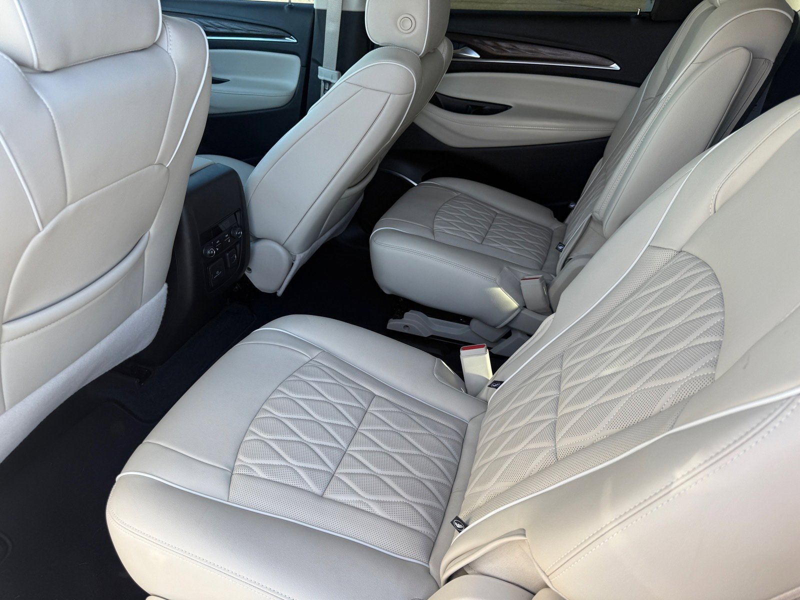 Used 2024 Buick Enclave Avenir w/ Trailering Package, 5000 lbs. image 26