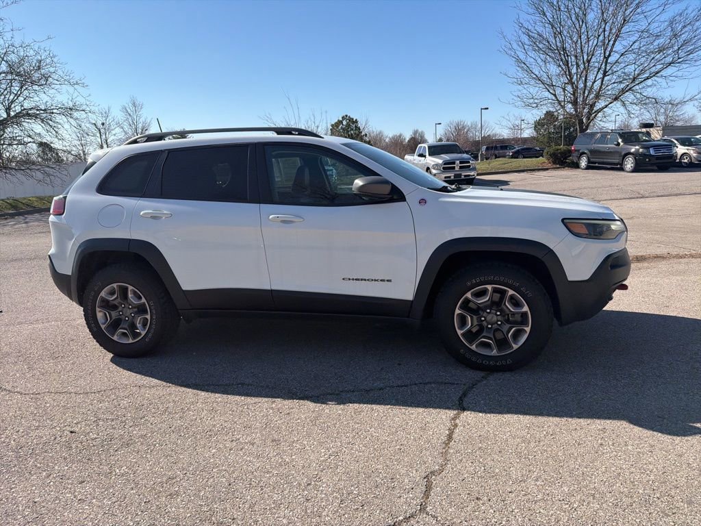 Used 2019 Jeep Cherokee Trailhawk w/ Cold Weather Group AWD/4WD image 5
