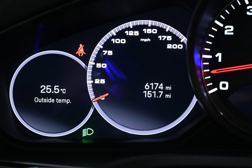 Used 2022 Porsche Cayenne Turbo image 14