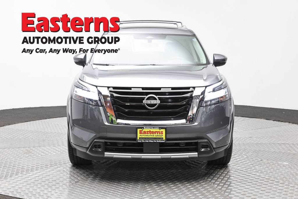 Used 2023 Nissan Pathfinder SL w/ SL Premium Package AWD/4WD image 2