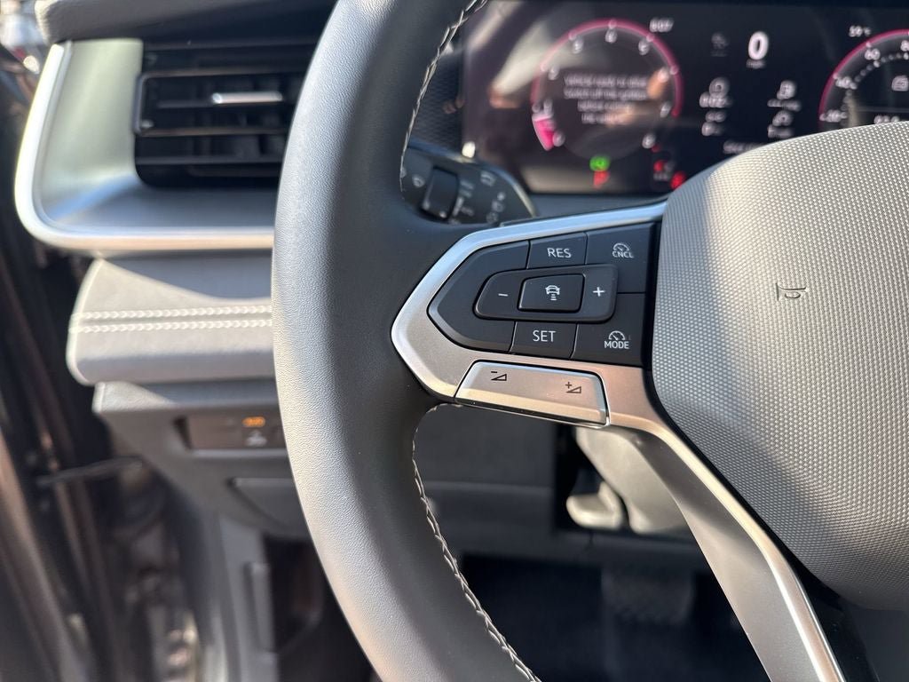 New 2026 Volkswagen Tiguan SE FWD image 19