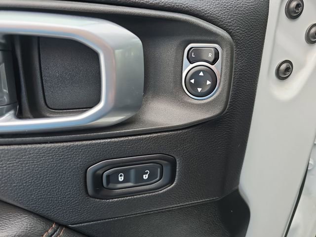 Used 2022 Jeep Wrangler Unlimited Rubicon image 25