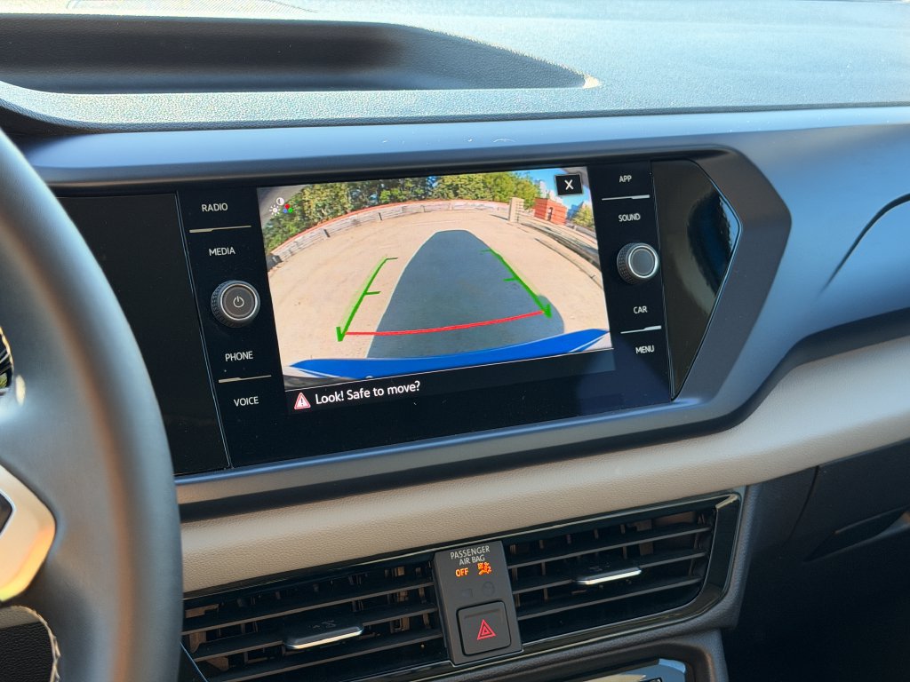 Certified 2023 Volkswagen Taos SE AWD/4WD image 18