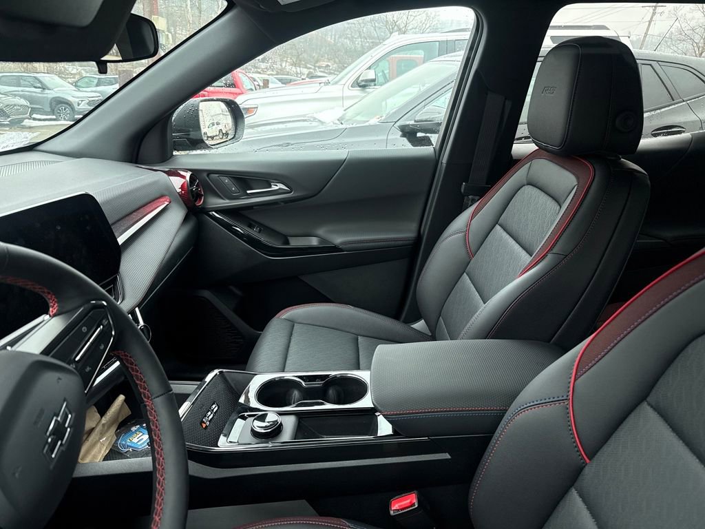 Used 2026 Chevrolet Equinox RS image 8