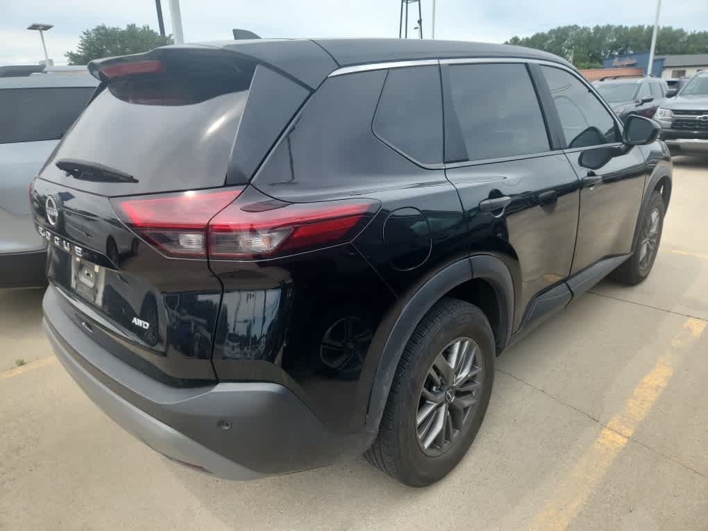 Used 2023 Nissan Rogue S AWD/4WD image 5