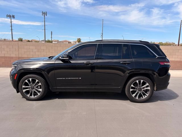 Used 2023 Jeep Grand Cherokee Overland w/ Luxury Tech Group IV AWD/4WD image 9
