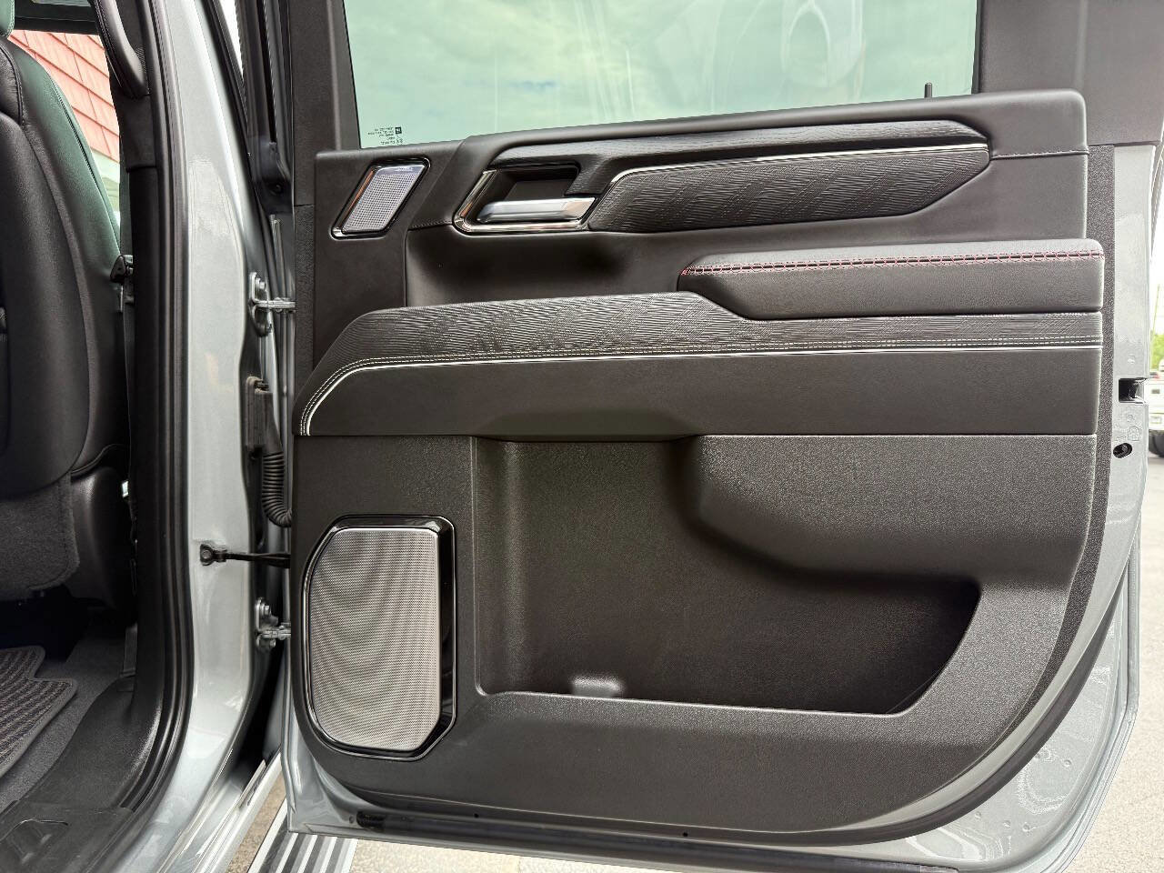 Used 2024 GMC Sierra 2500 AT4X w/ AT4X AEV Edition image 39
