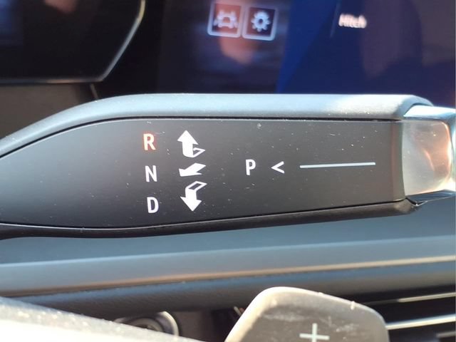 Used 2024 Chevrolet Traverse LT w/ Trailering Package FWD image 29