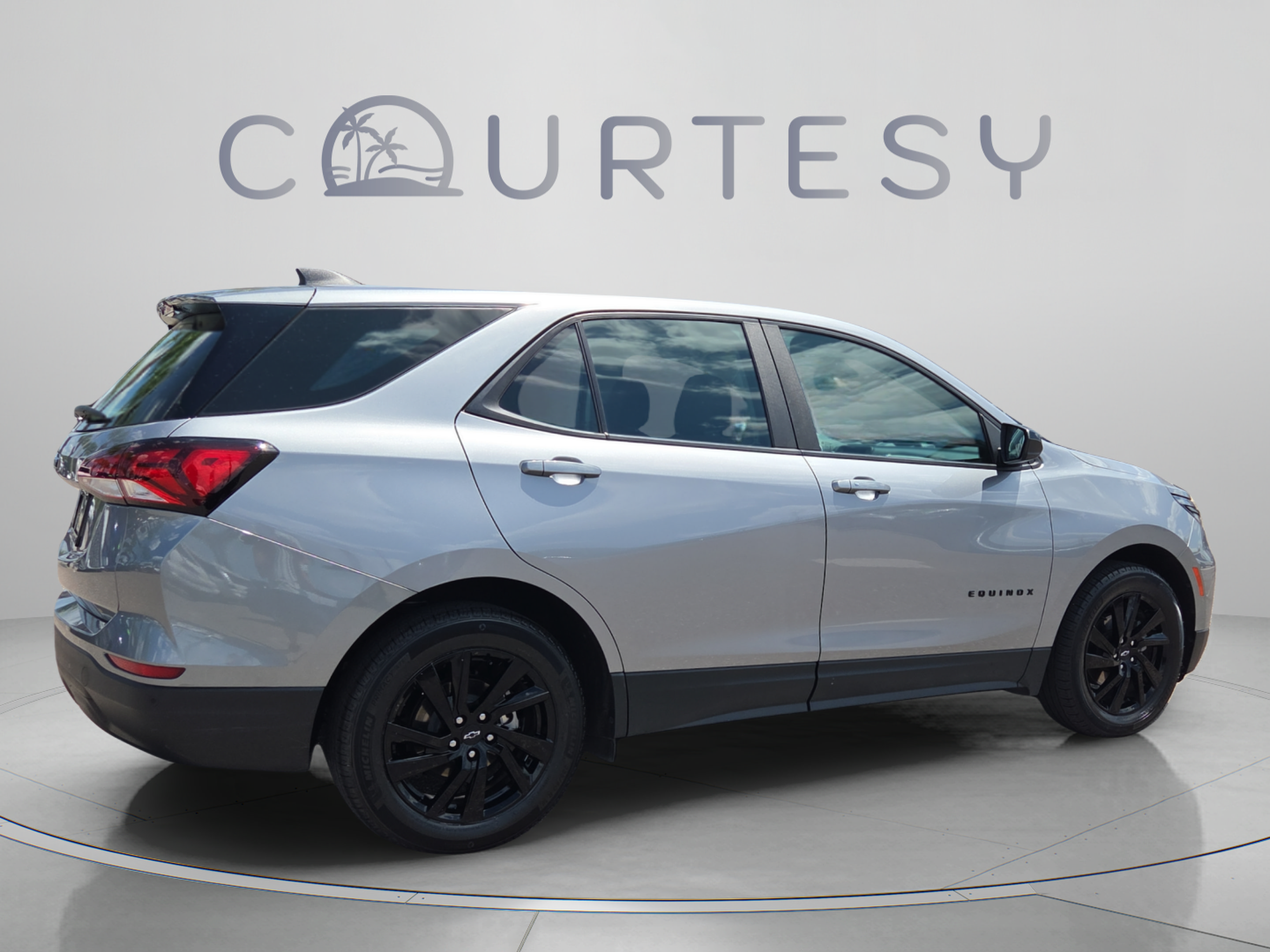 Used 2023 Chevrolet Equinox LS w/ Sport Edition FWD image 5