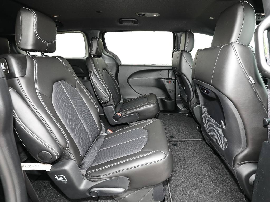 New 2026 Chrysler Pacifica Select w/ S Appearance Package AWD/4WD image 21