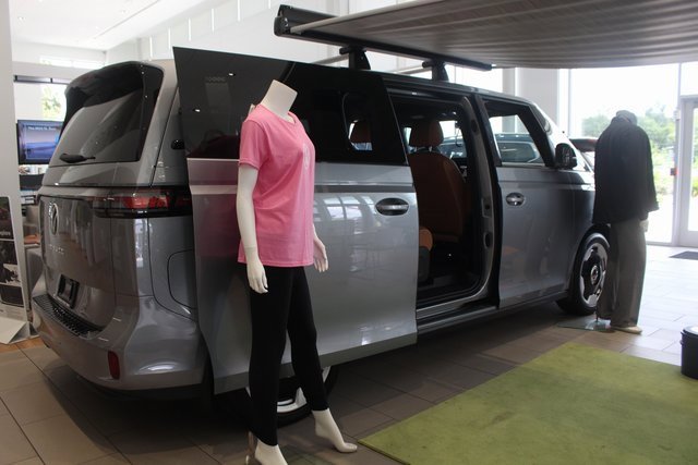 New 2025 Volkswagen ID. Buzz Pro S image 5