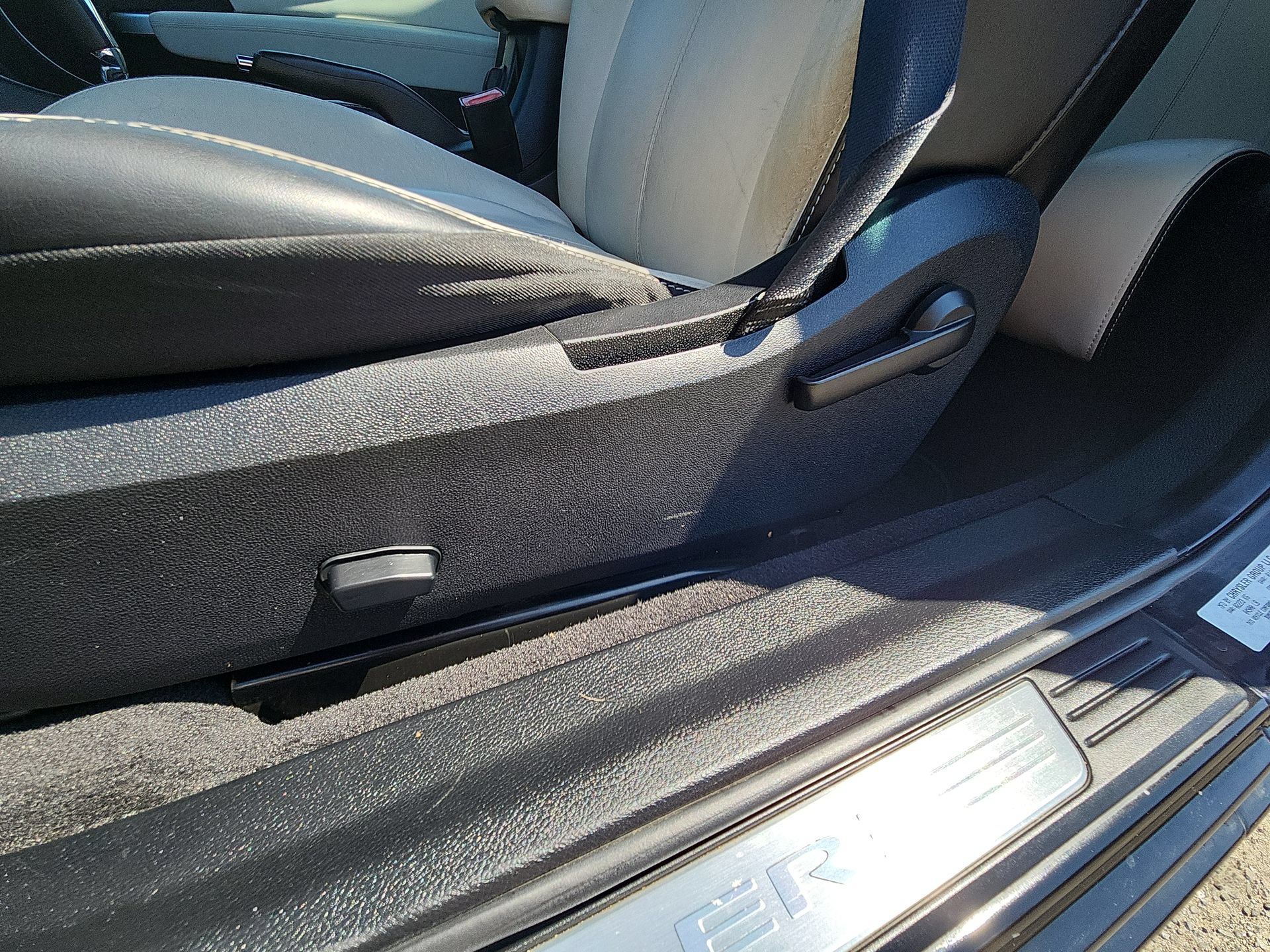 Used 2013 Chrysler 200 Limited FWD image 14