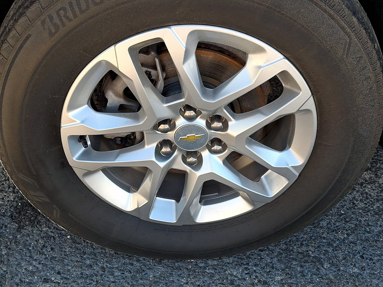 Used 2023 Chevrolet Traverse LS w/ Safety Package FWD image 8