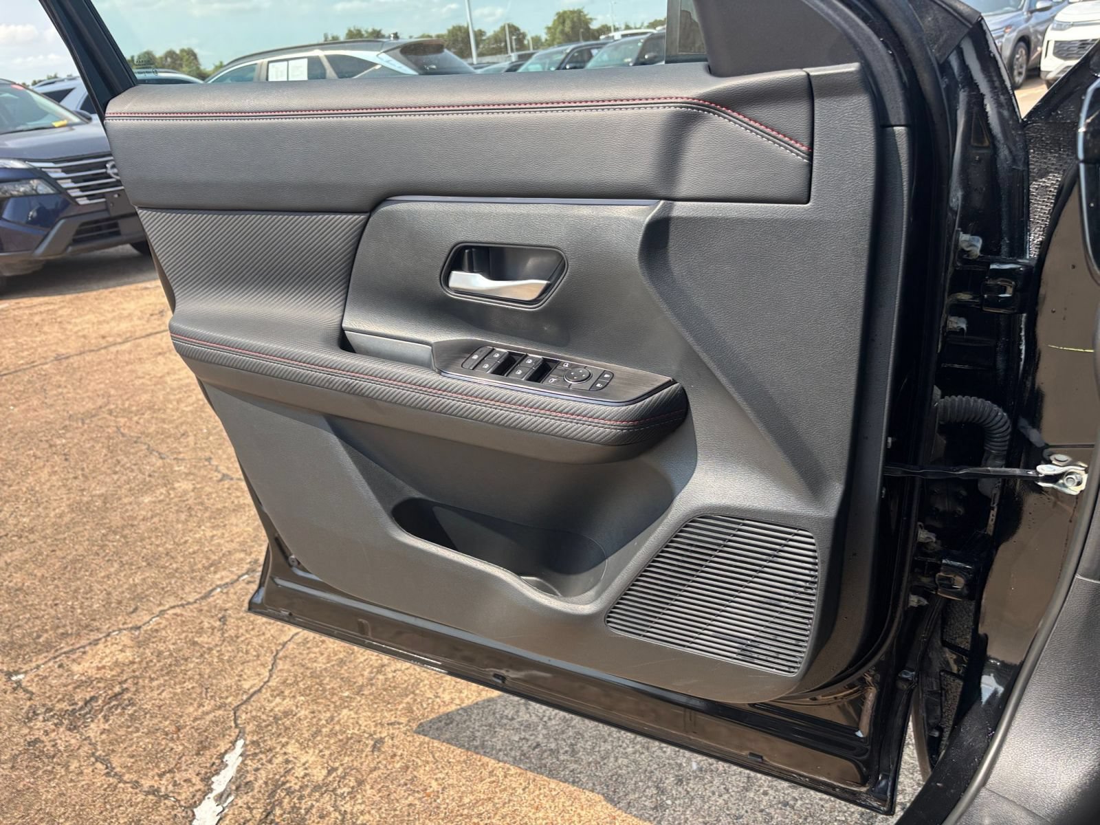 Used 2026 Nissan Kicks SR AWD/4WD image 18