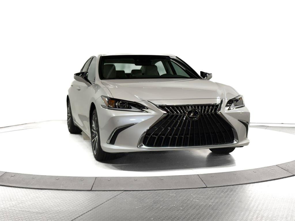 New 2025 Lexus ES 300h w/ Premium Package