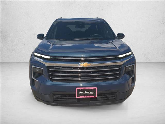 Used 2026 Chevrolet Traverse LT FWD image 2