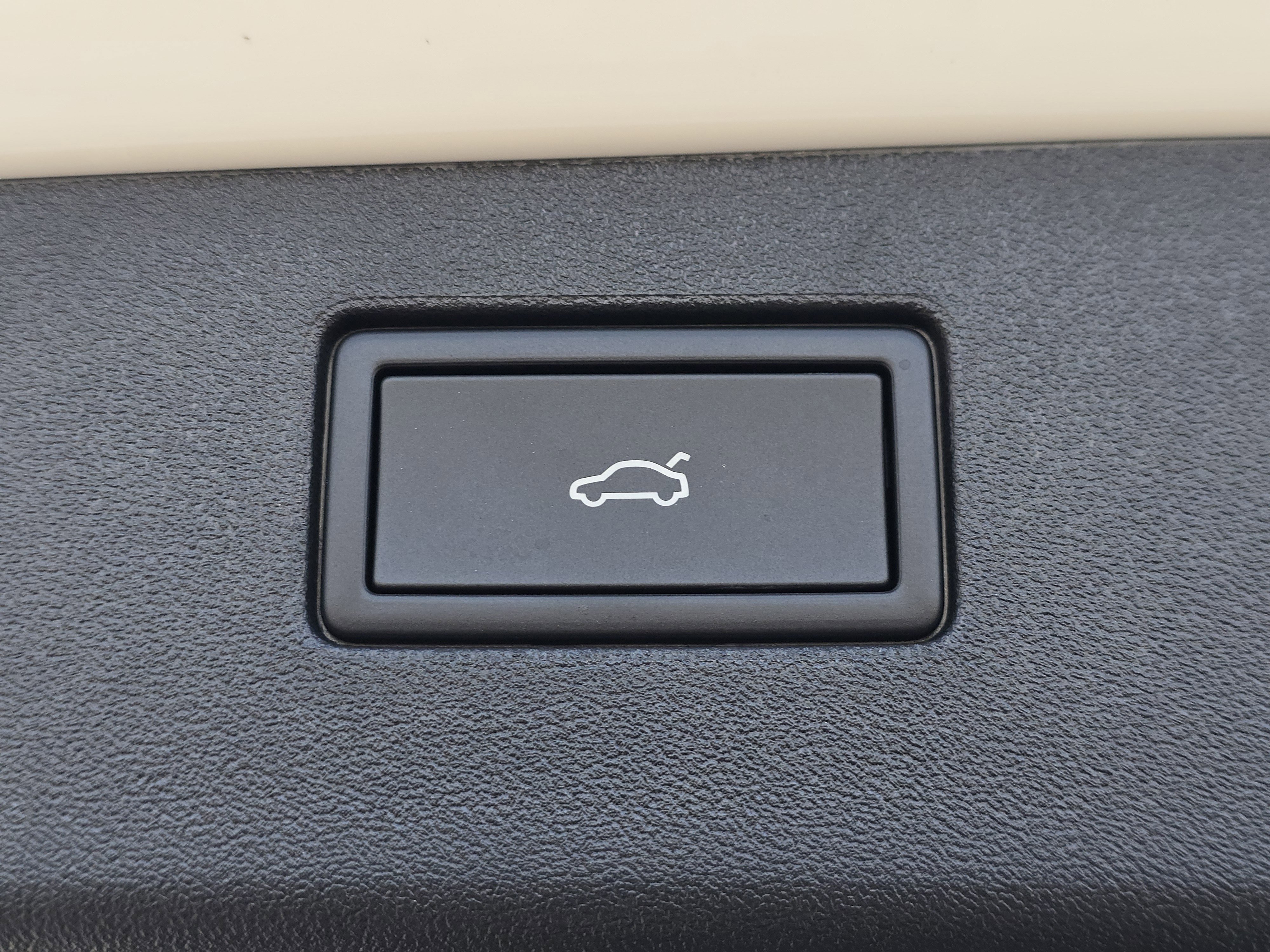 New 2026 Volkswagen Tiguan SE image 14