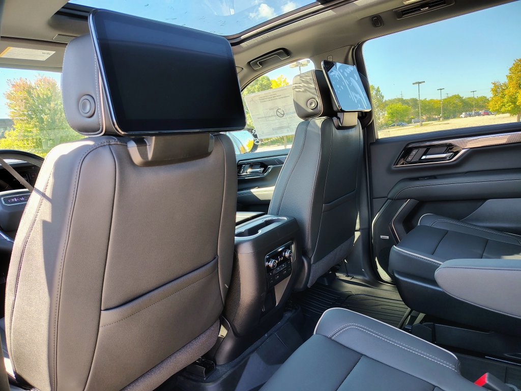 New 2026 GMC Yukon XL Elevation w/ Elevation Premium Package AWD/4WD image 43