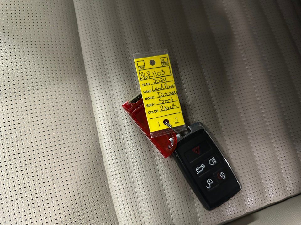 Used 2024 Land Rover Discovery Sport S image 37