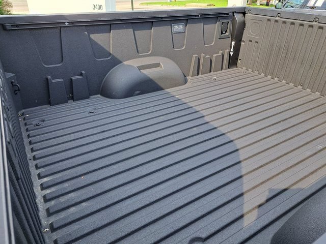 Used 2025 Toyota Tundra Platinum AWD/4WD image 37