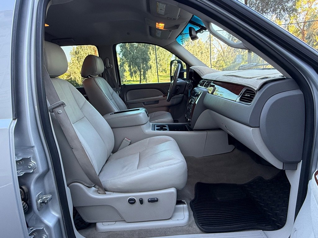 Used 2010 Chevrolet Silverado 2500 LTZ w/ Convenience Package image 18