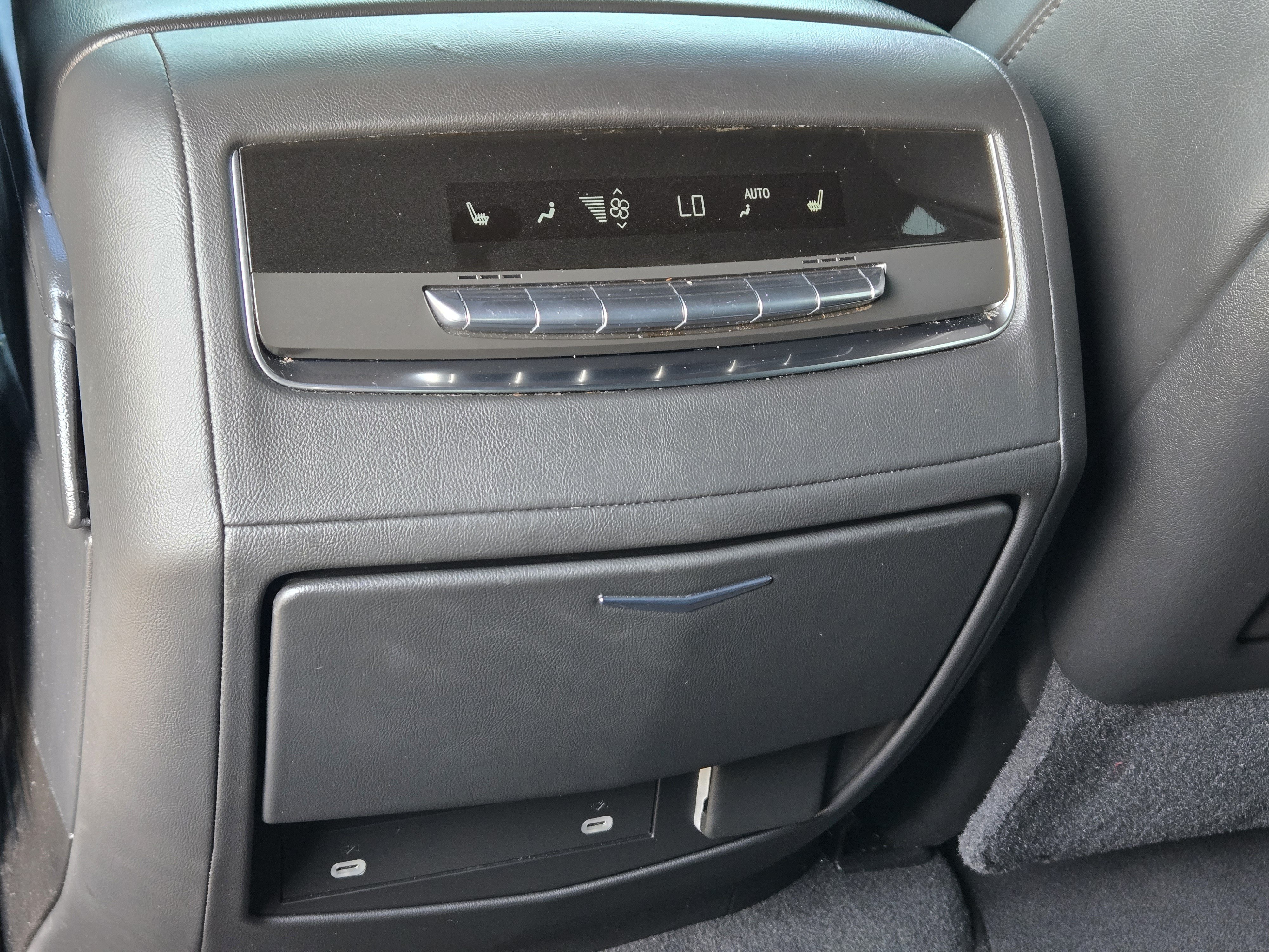Used 2021 Cadillac Escalade Sport w/ LPO, ONYX Package RWD image 20