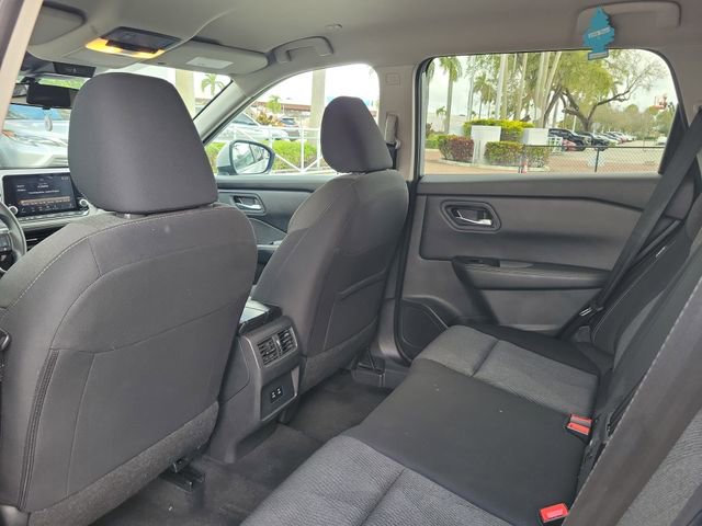 Used 2024 Nissan Rogue SV image 5