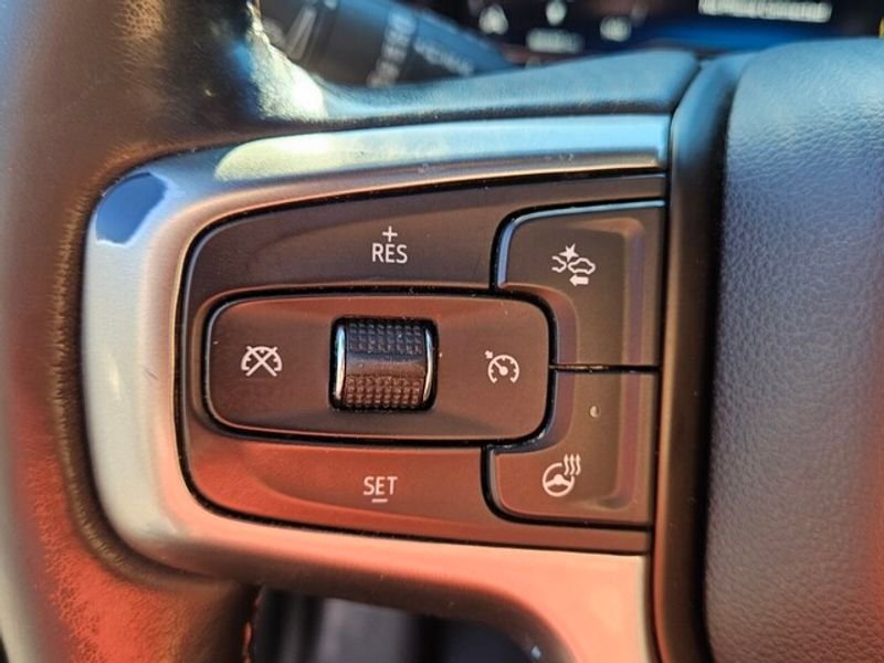 Used 2022 Chevrolet Tahoe Z71 w/ Z71 Off-Road Package AWD/4WD image 27