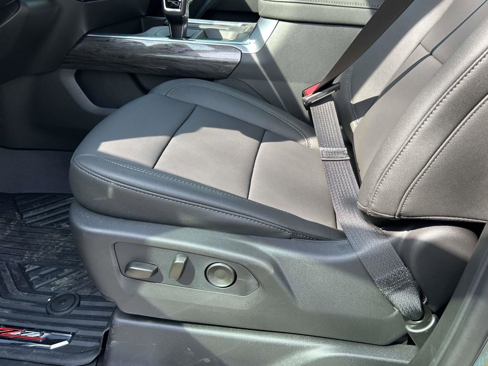 New 2026 Chevrolet Silverado 1500 LTZ w/ LTZ Premium Package image 10