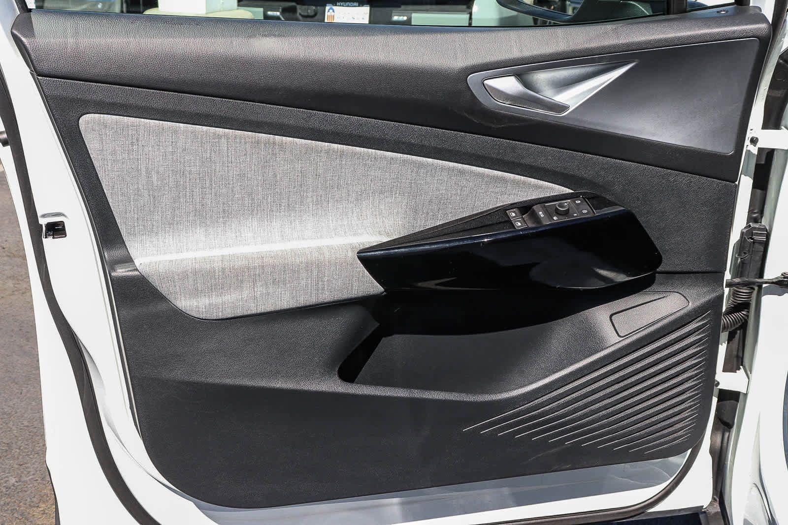 Used 2023 Volkswagen ID.4 Pro image 20