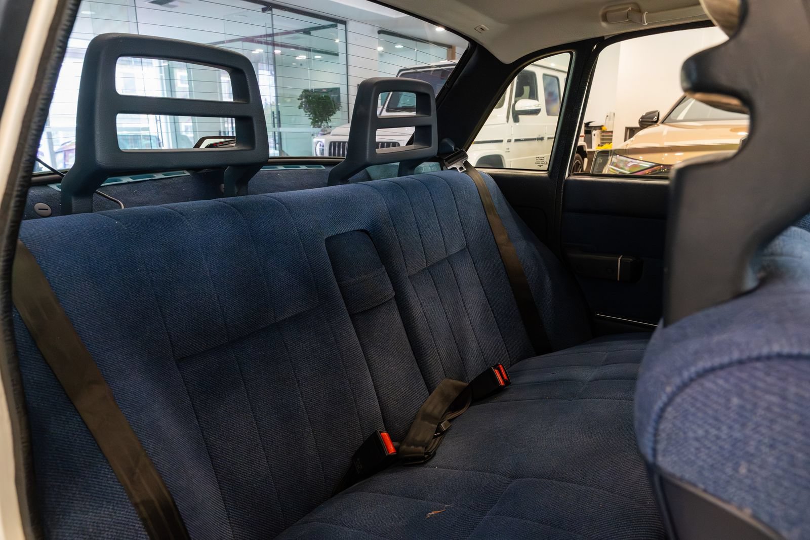 Used 1989 Volvo 240 DL RWD image 24