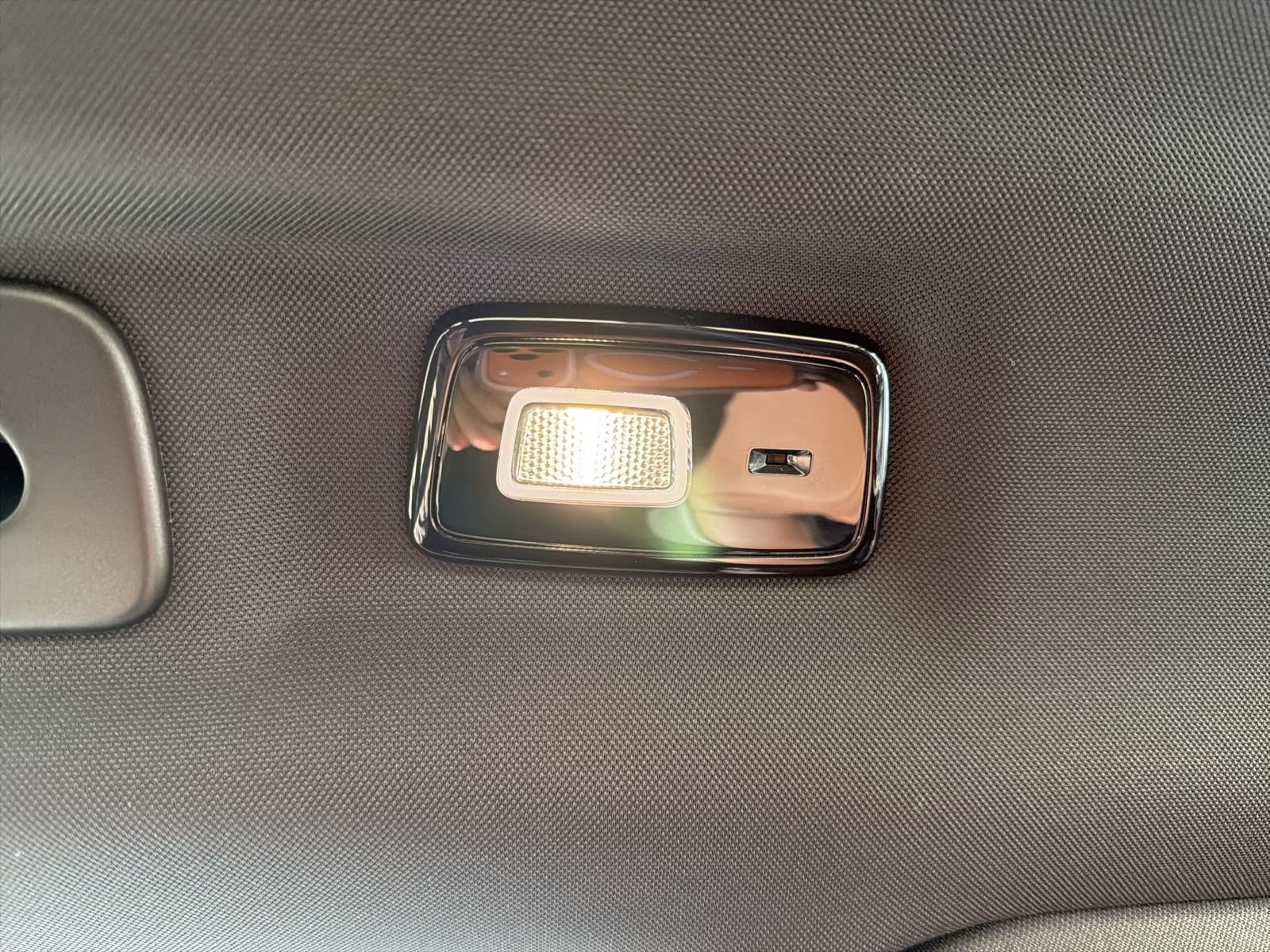 Certified 2025 Volvo XC60 T8 Plus w/ Protection Package Premier image 84