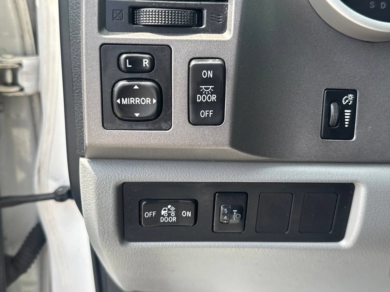 Used 2012 Toyota Tundra 2WD CrewMax w/ SR5 Pkg image 17