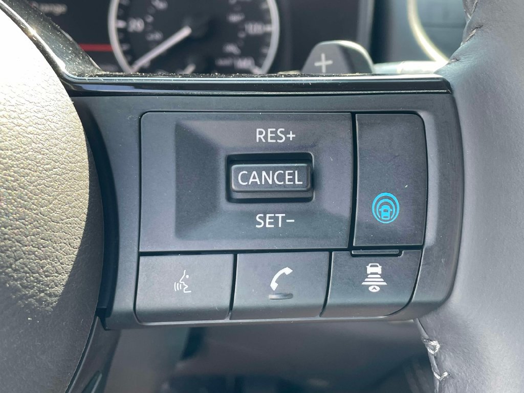 Used 2023 Nissan Rogue SL AWD/4WD image 32