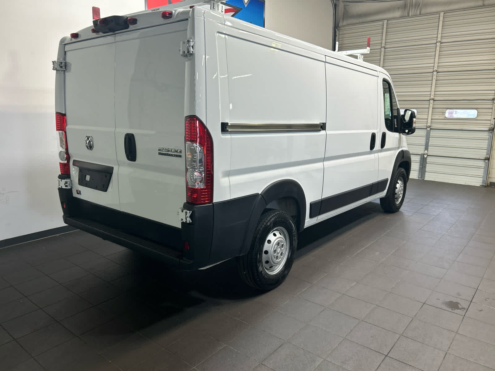 Used 2023 RAM ProMaster 2500 FWD image 3