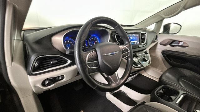 Used 2021 Chrysler Voyager Lxi FWD image 13