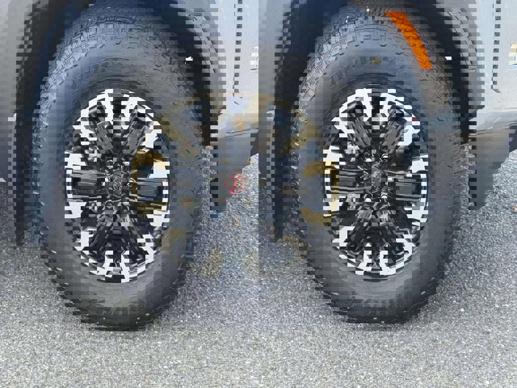 Used 2024 Nissan Frontier Pro-X w/ Pro Convenience Package image 7