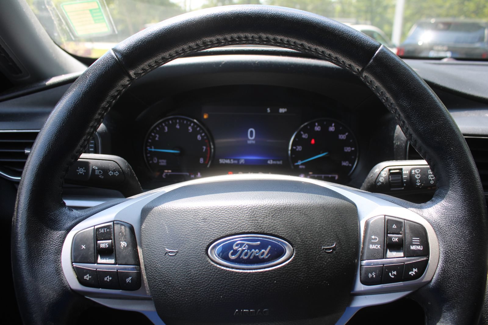 Used 2022 Ford Explorer XLT w/ Equipment Group 202A AWD/4WD image 28