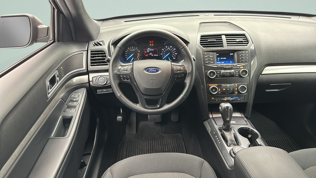 Used 2019 Ford Explorer XLT w/ Class III Trailer Tow Package AWD/4WD image 12