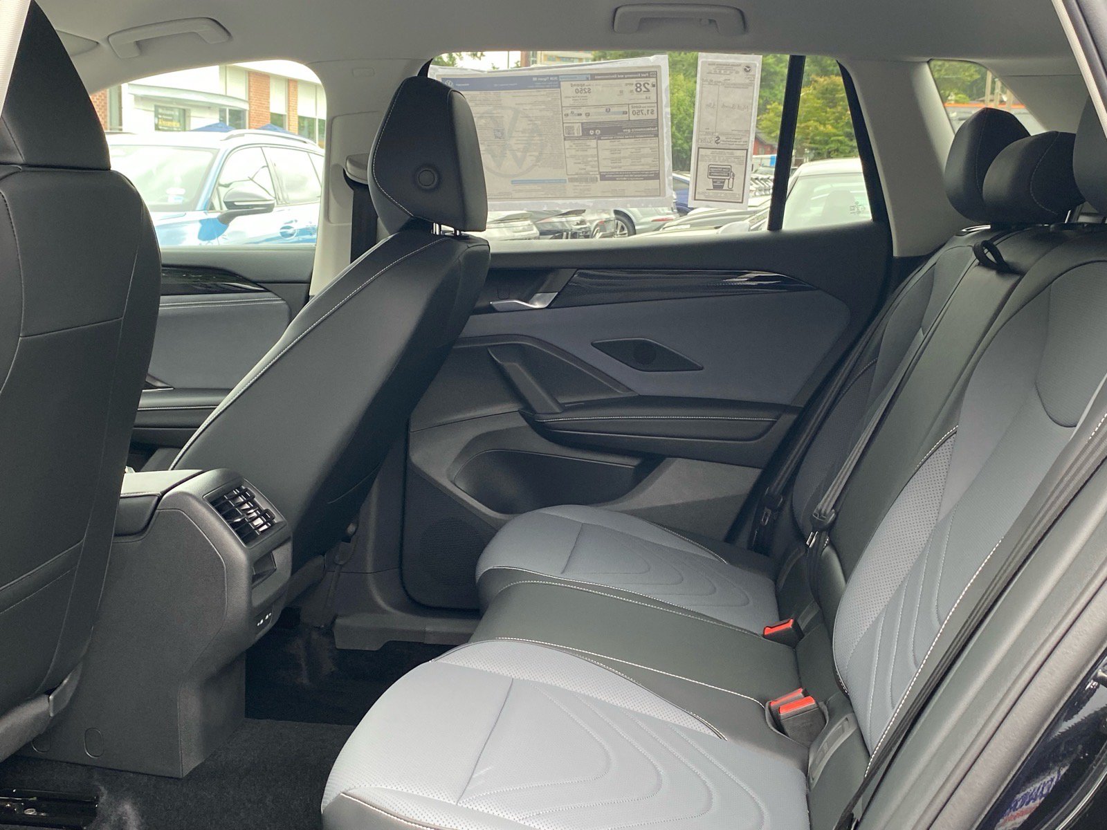 New 2026 Volkswagen Tiguan SE FWD image 12