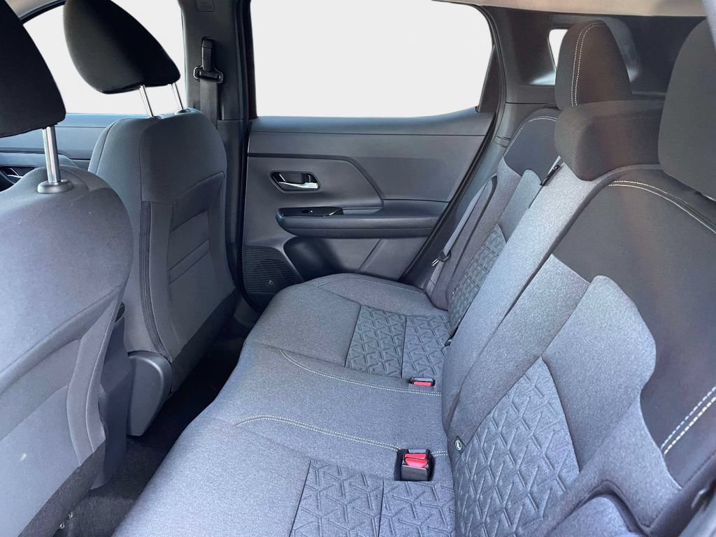 Used 2025 Nissan Kicks SV FWD image 16