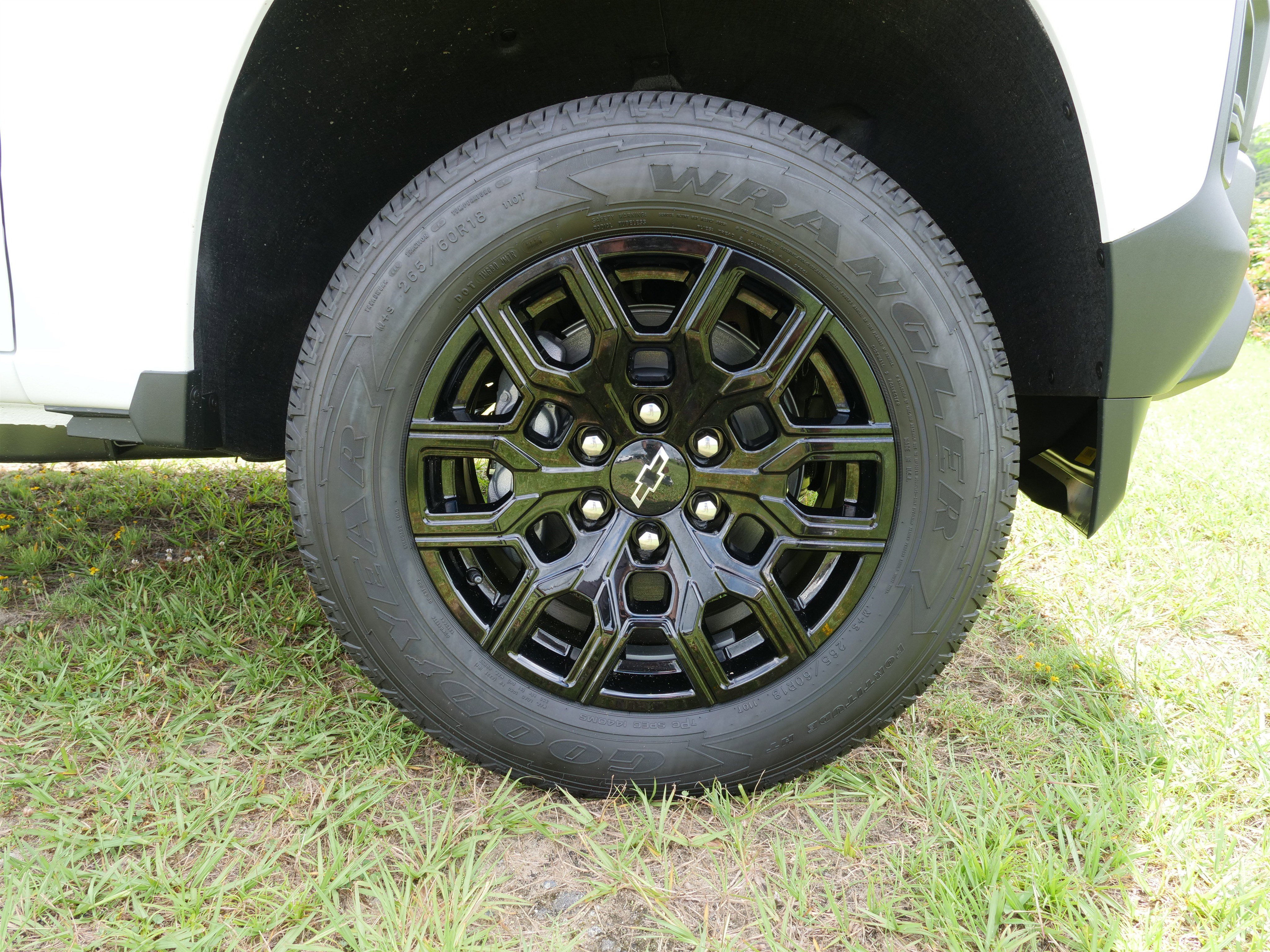 New 2025 Chevrolet Colorado W/T w/ WT Custom Package image 11