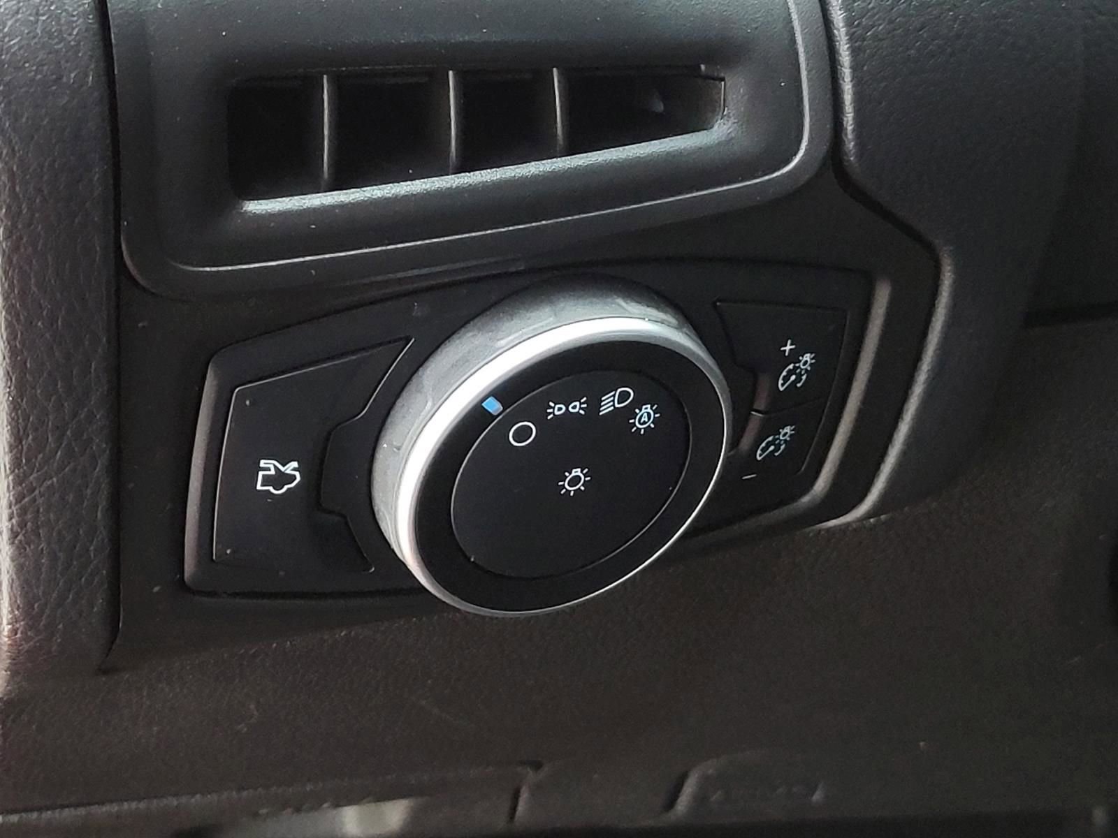 Used 2016 Ford Focus SE image 19