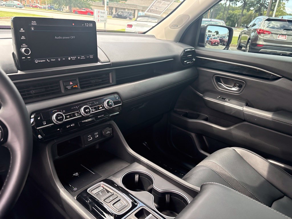 Used 2025 Honda Pilot Touring image 18