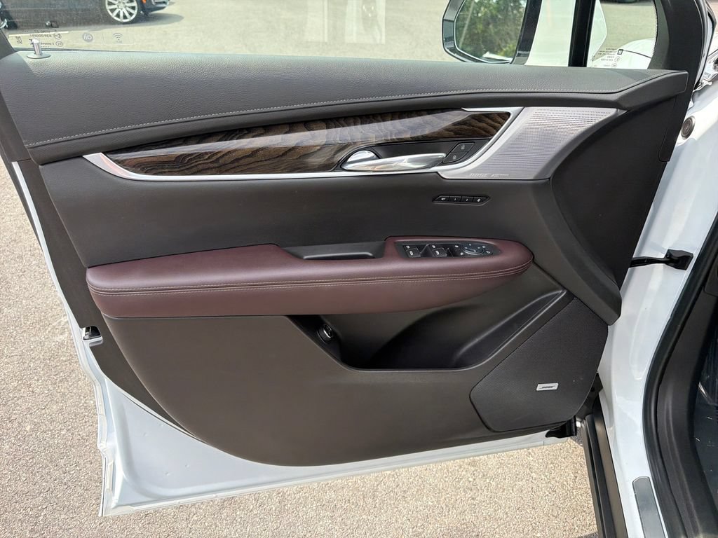 Certified 2024 Cadillac XT6 Premium Luxury AWD/4WD image 4