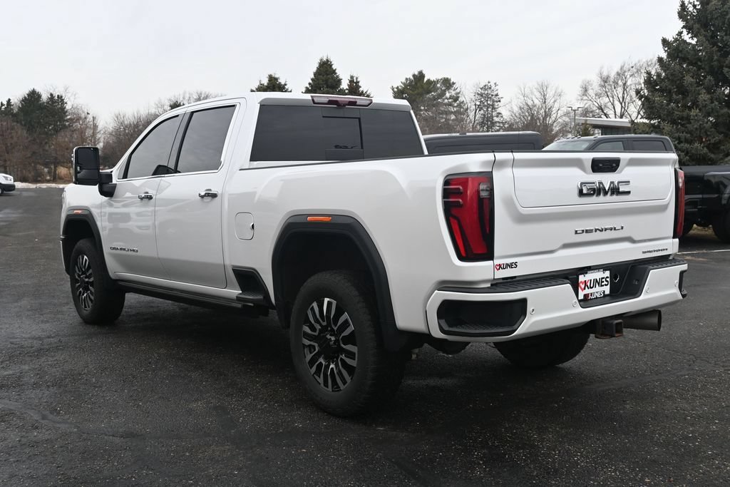 Used 2024 GMC Sierra 3500 Denali Ultimate AWD/4WD image 10