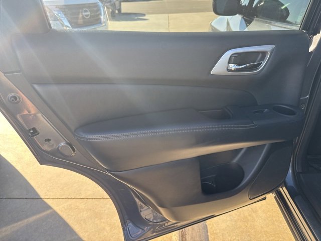 Used 2013 Nissan Pathfinder SL w/ Trailer Tow Pkg image 19