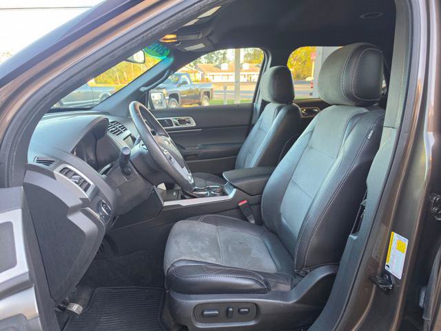 Used 2015 Ford Explorer XLT w/ Equipment Group 202A AWD/4WD image 11