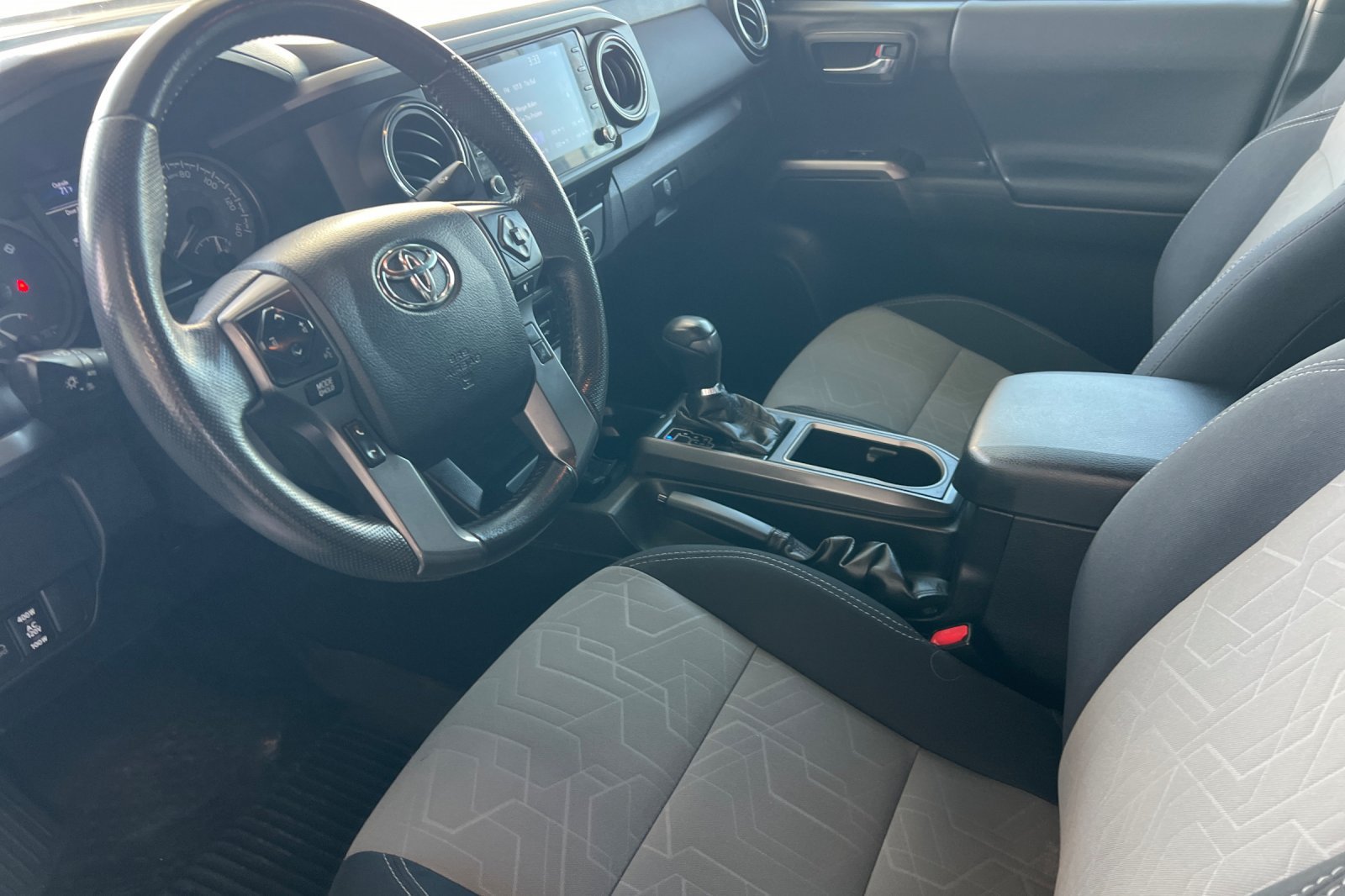 Used 2021 Toyota Tacoma TRD Sport AWD/4WD image 7