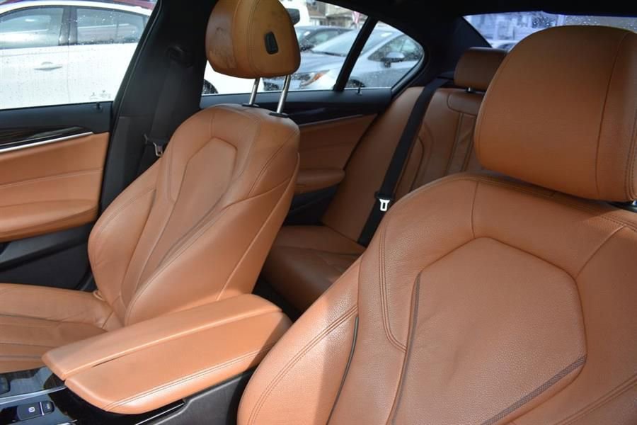 Used 2019 BMW 530i xDrive w/ Convenience Package AWD/4WD image 9